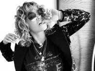 Rita Ora rozkosznie w czarno białej odsłonie